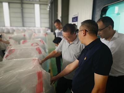 黃勇同志率隊(duì)到黔南高新技術(shù)開發(fā)區(qū)調(diào)研裕能新能源電池材料項(xiàng)目